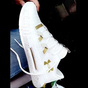 Womens Under Armor running shoes